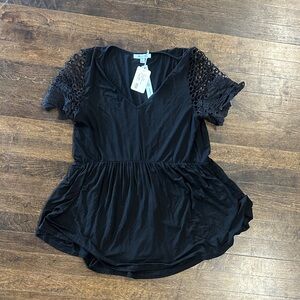NWT Black Lace Sleeve Women's Top Size Large
